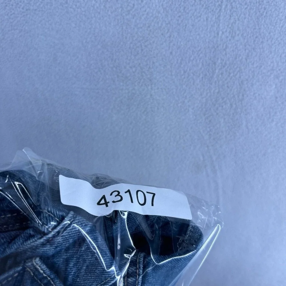 Levis Denim Jacket Women's XL Blue Dark Wash Biker Trucker Pockets Boxy Jean